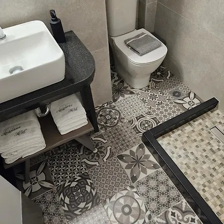 Anastasia Otel Golos