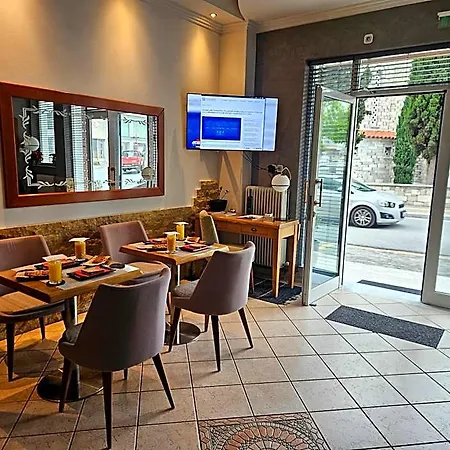 Anastasia Otel Golos