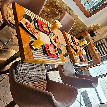 Anastasia Otel Golos